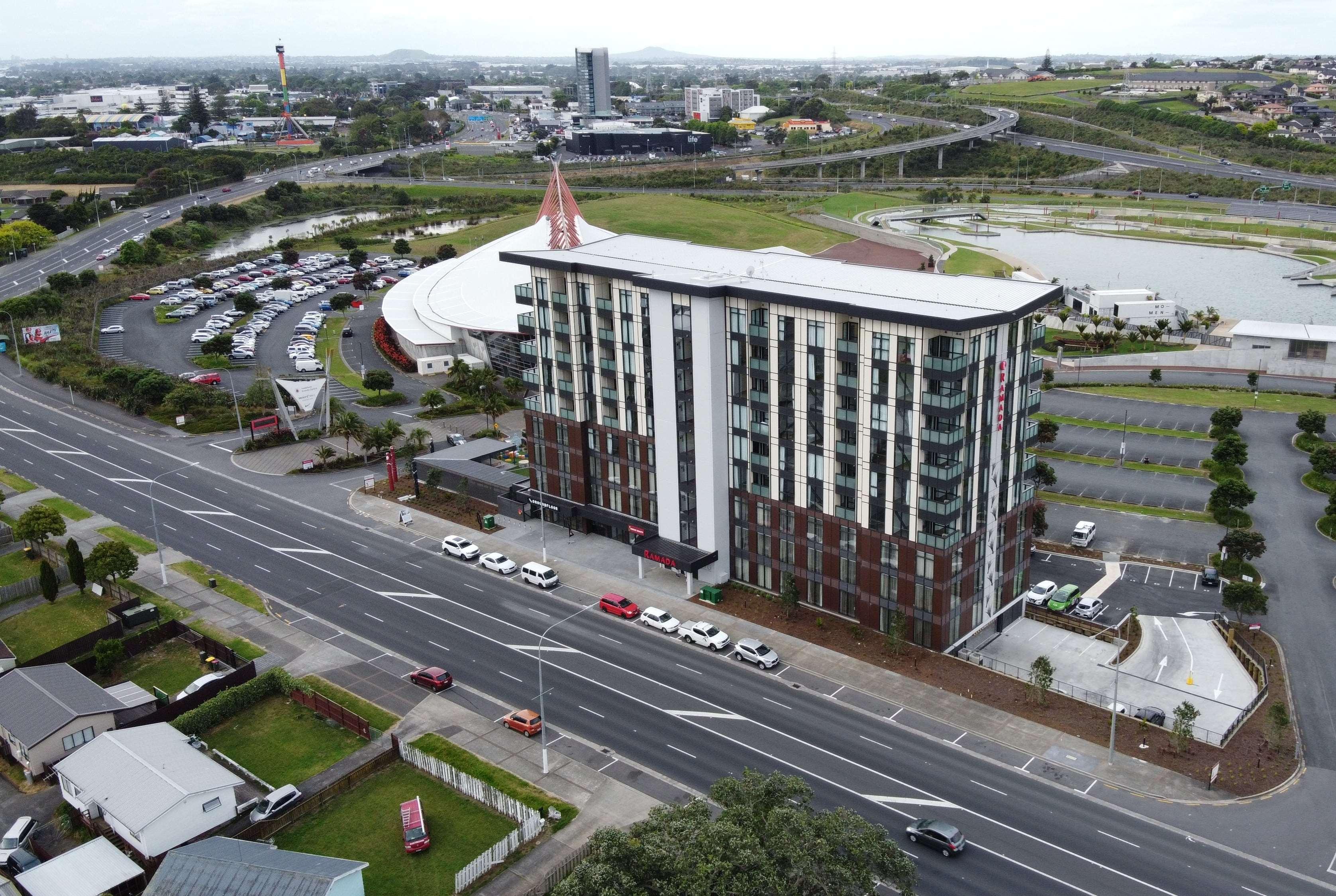 Ramada Suites By Wyndham Auckland Manukau Pacfic Centre Zewnętrze zdjęcie